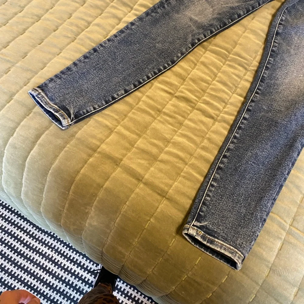 Express High Rise Skinny - Picture 3 of 7